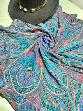 Stunning SILK vintage boho paisley Gypsy scarf/wrap w equestrian western vibe